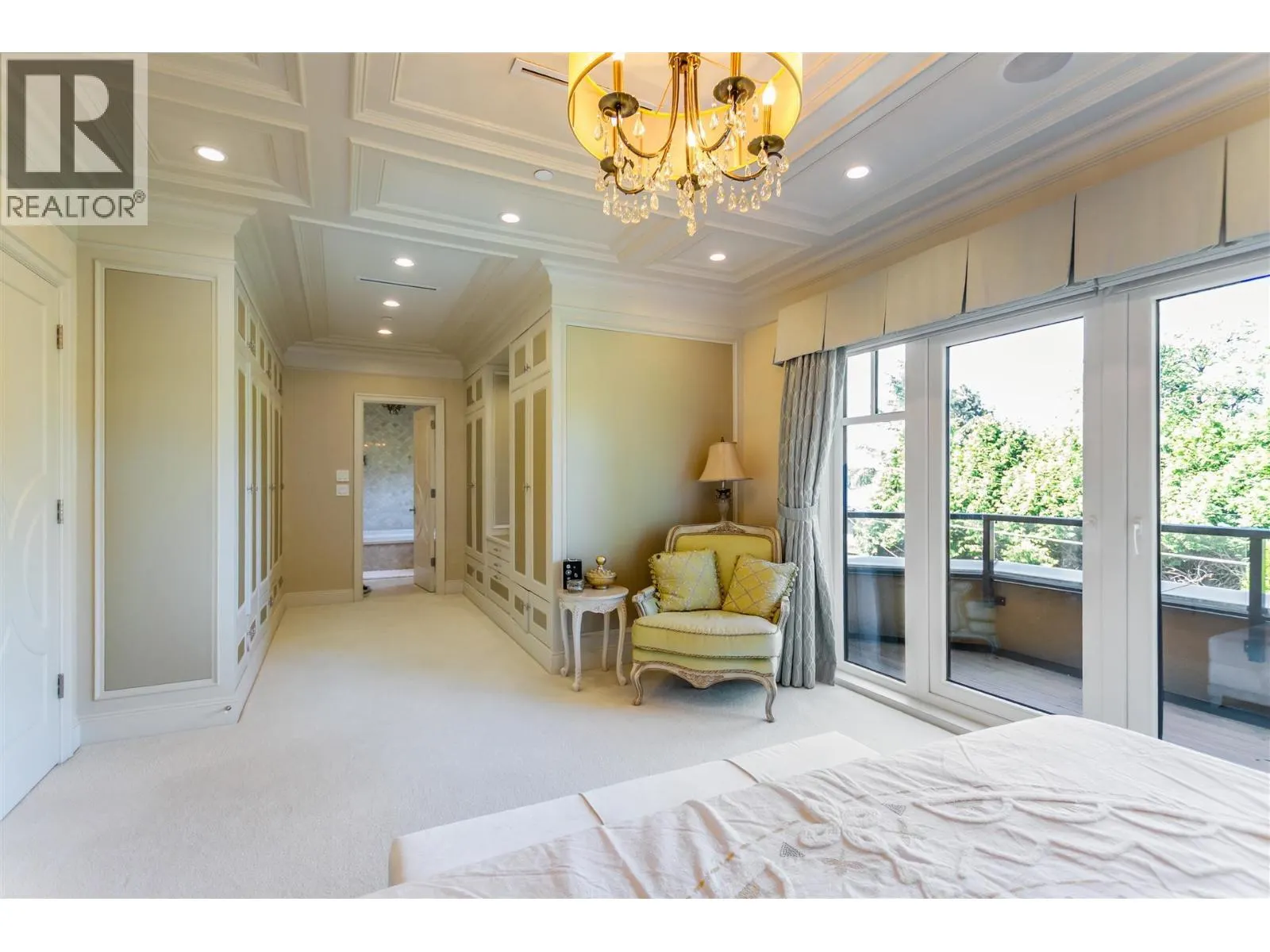 4239 PINE CRESCENT