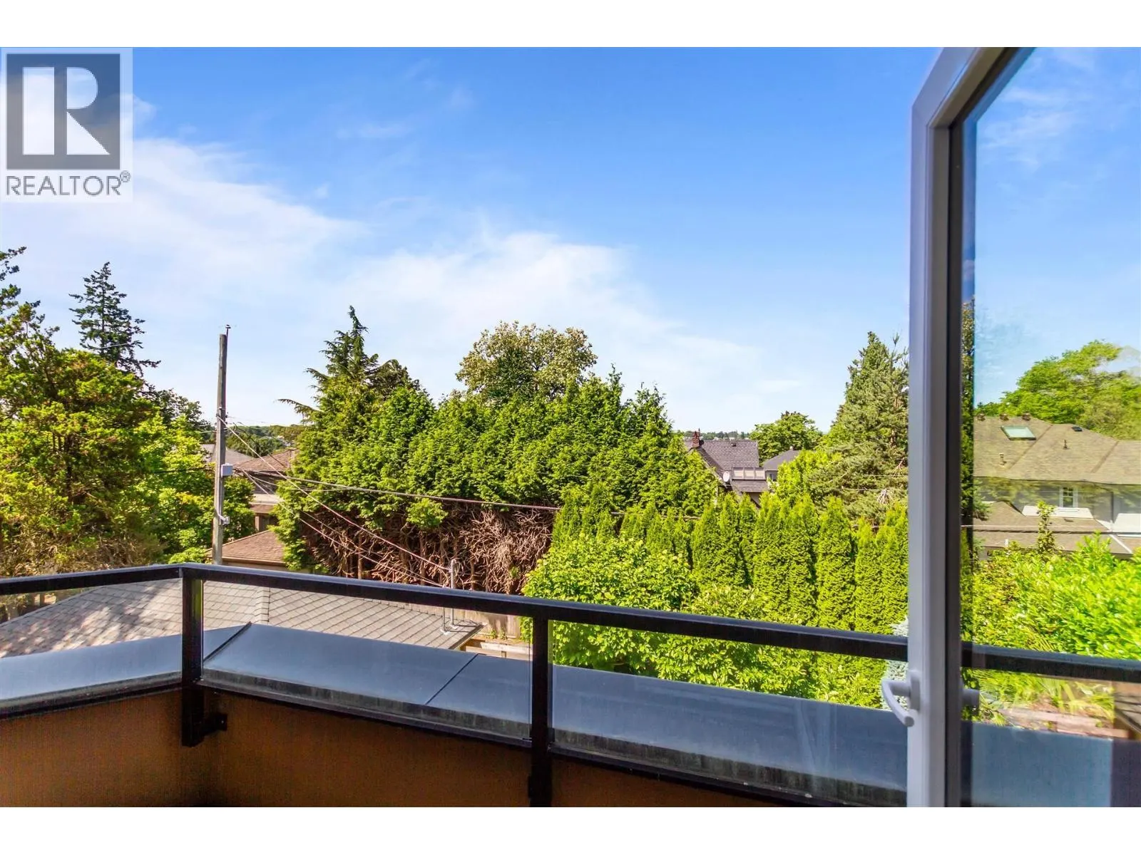 4239 PINE CRESCENT