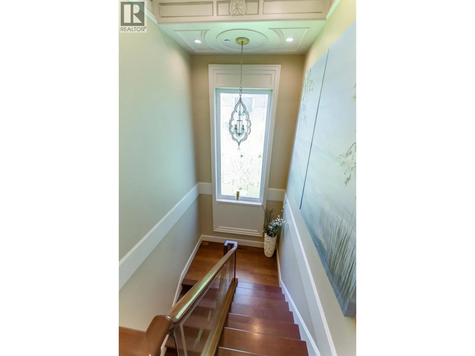 4239 PINE CRESCENT