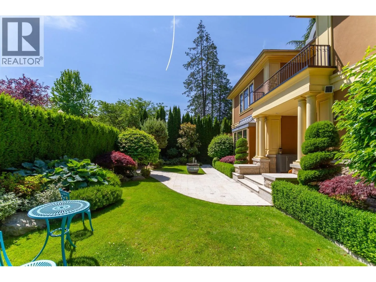 4239 PINE CRESCENT