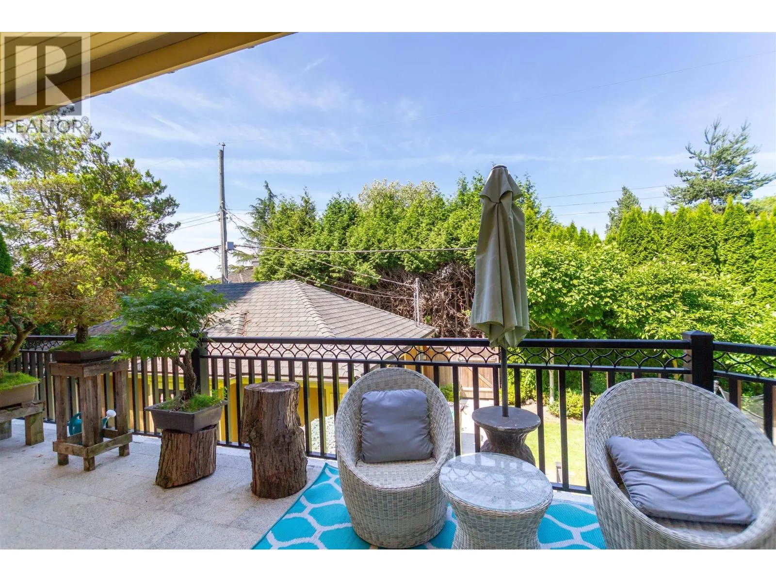 4239 PINE CRESCENT