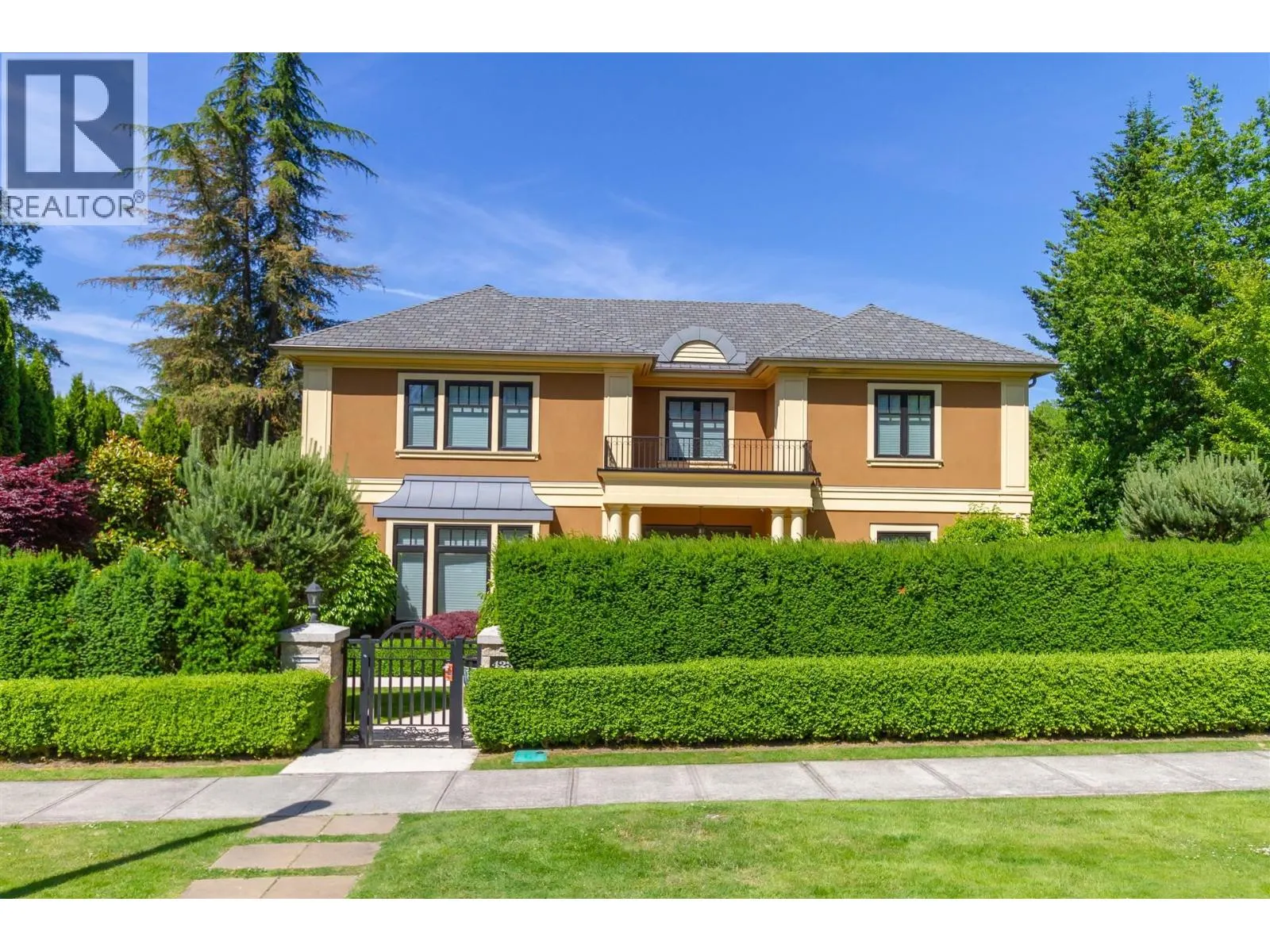 4239 PINE CRESCENT