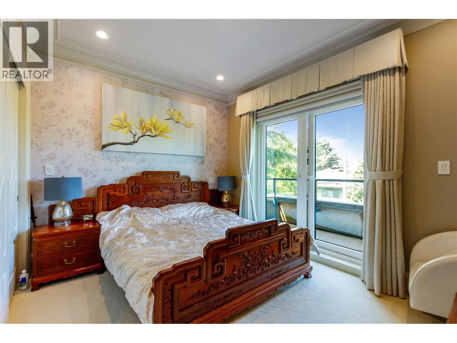 4239 PINE CRESCENT