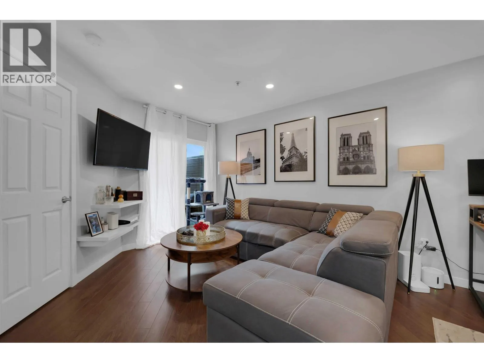 B309 40120 WILLOW CRESCENT