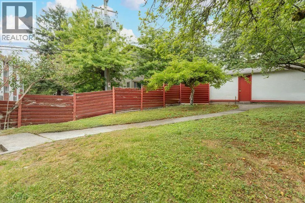 3008 GARDEN DRIVE