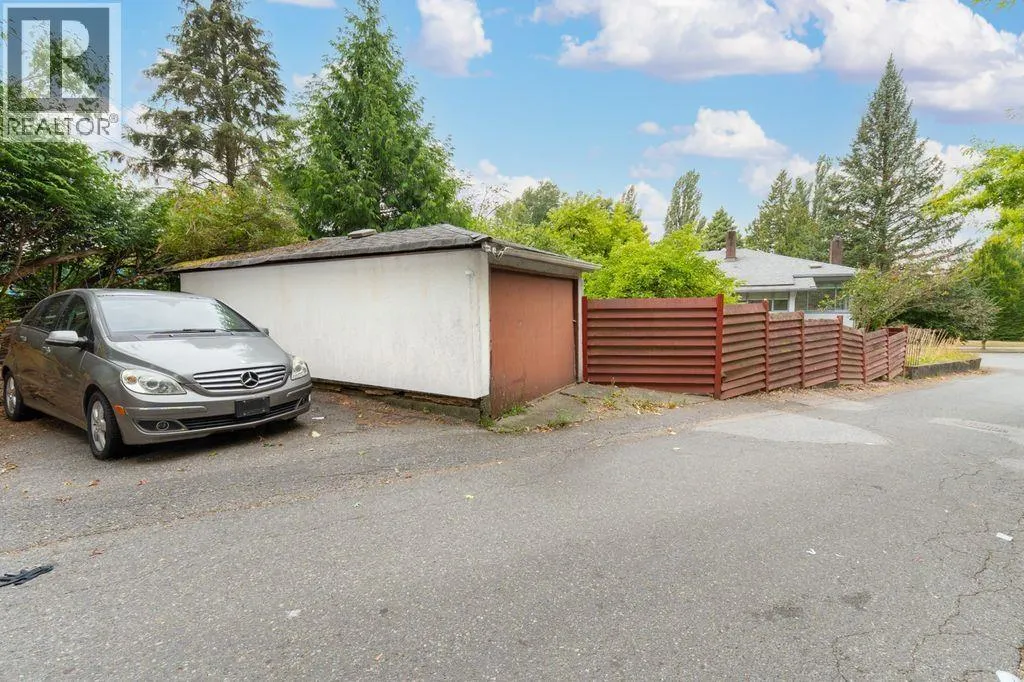 3008 GARDEN DRIVE