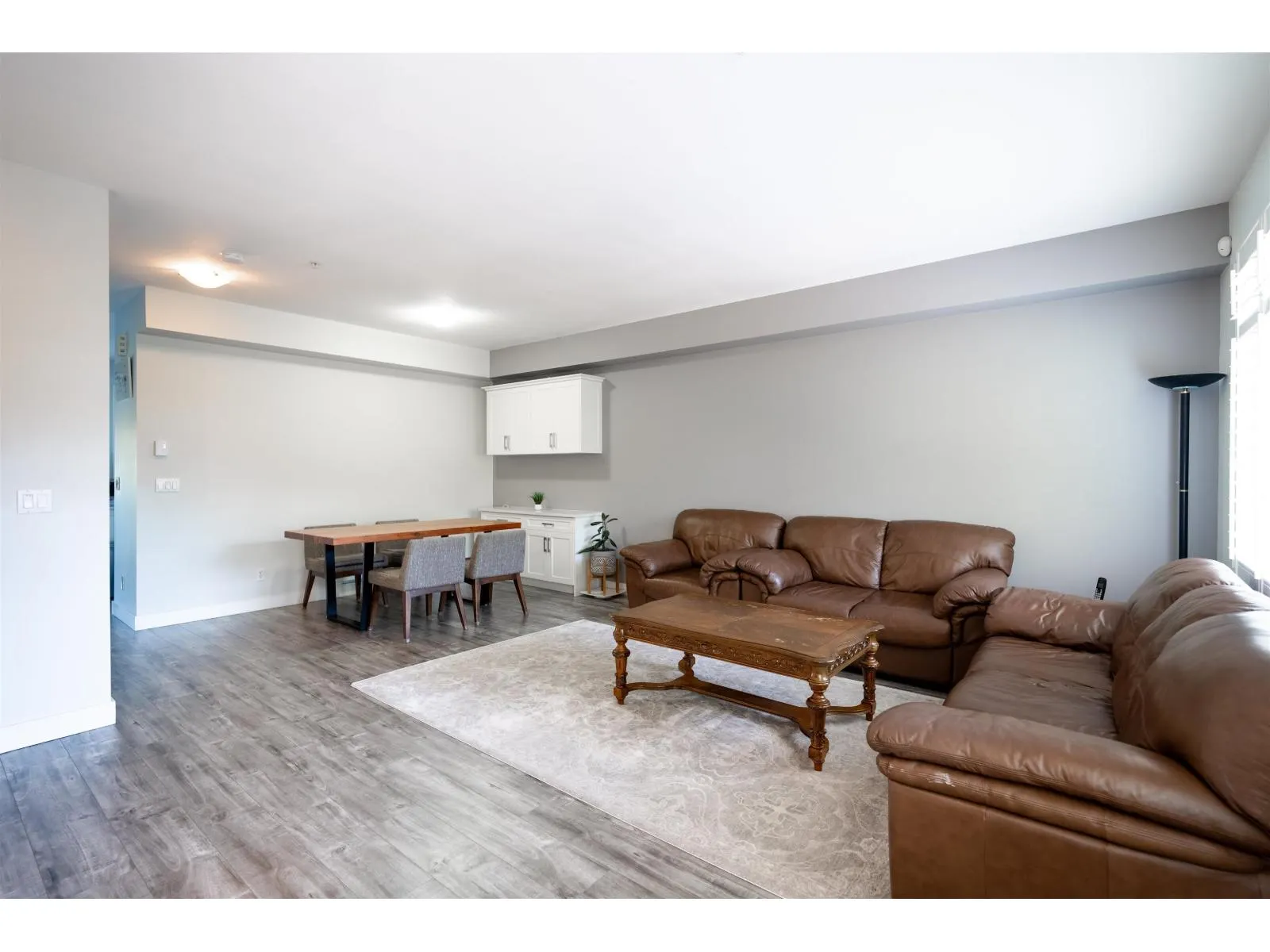8 19932 70 AVENUE