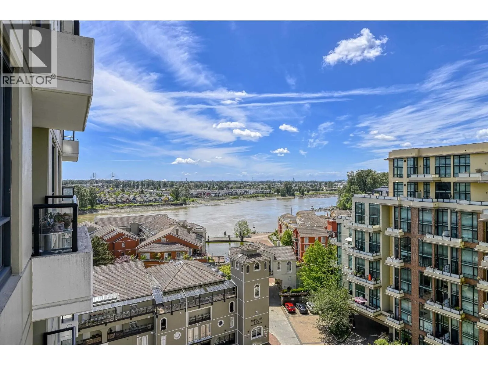 1607 1 RENAISSANCE SQUARE