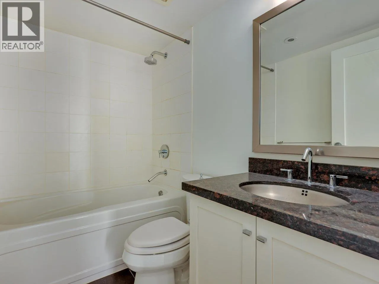 1607 1 RENAISSANCE SQUARE