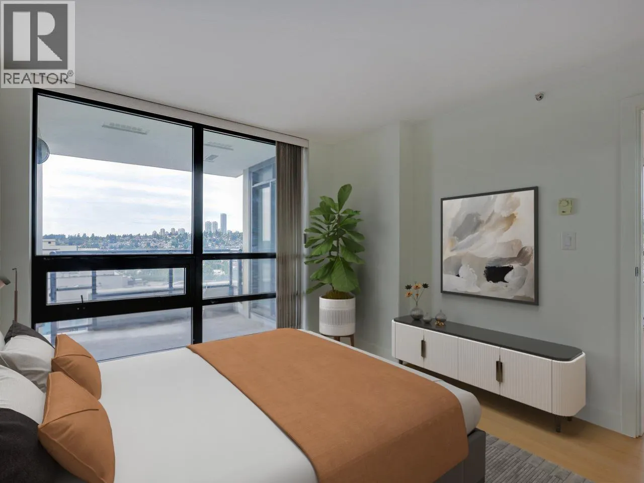 1607 1 RENAISSANCE SQUARE