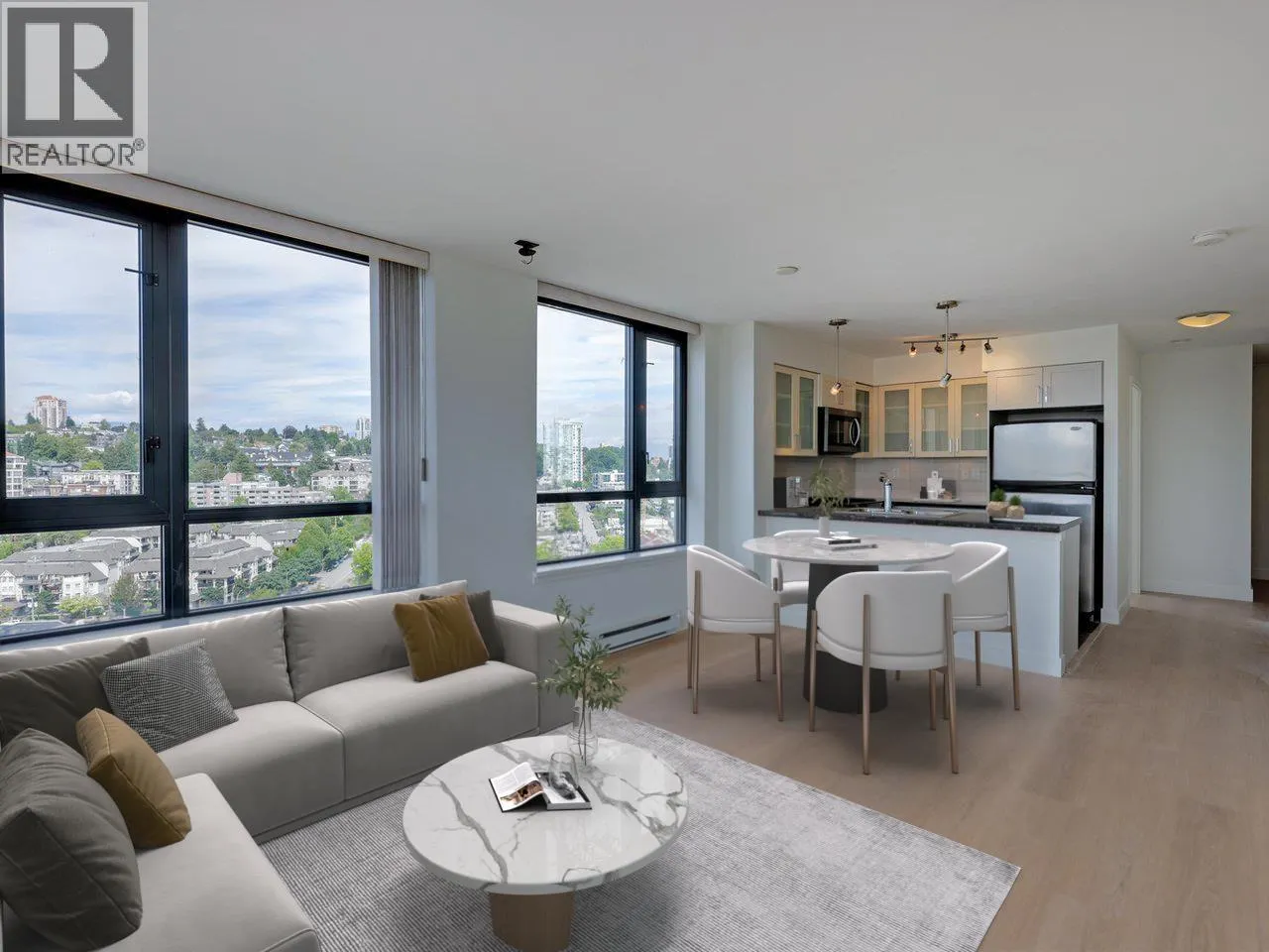 1607 1 RENAISSANCE SQUARE