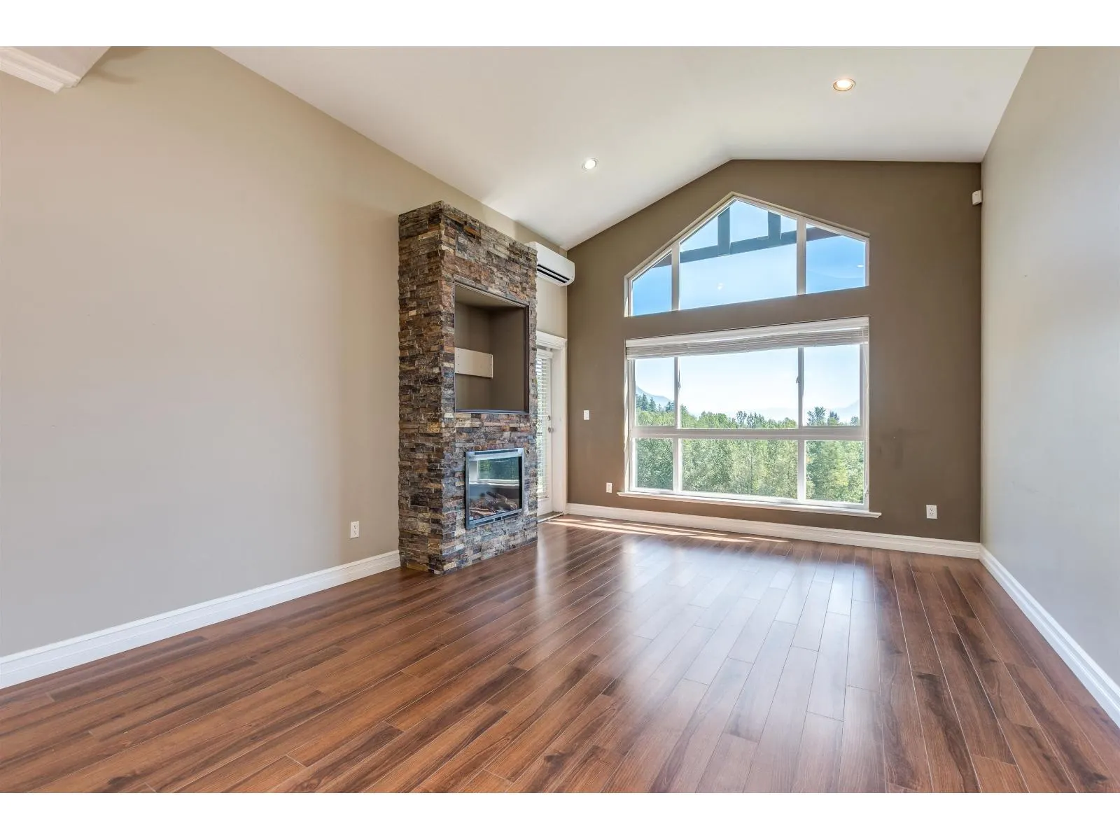 307 33755 7 AVENUE