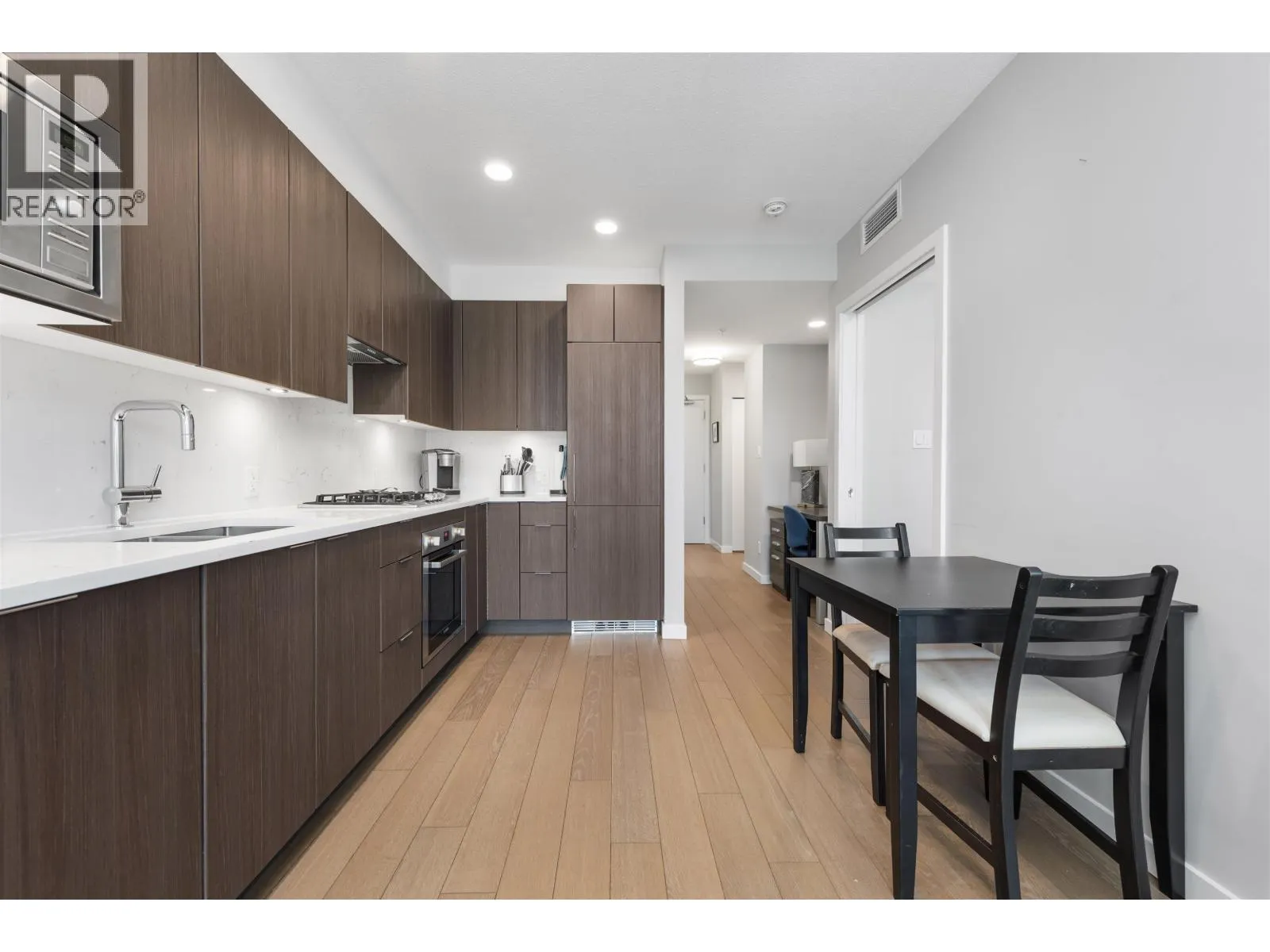 309 2888 CAMBIE STREET