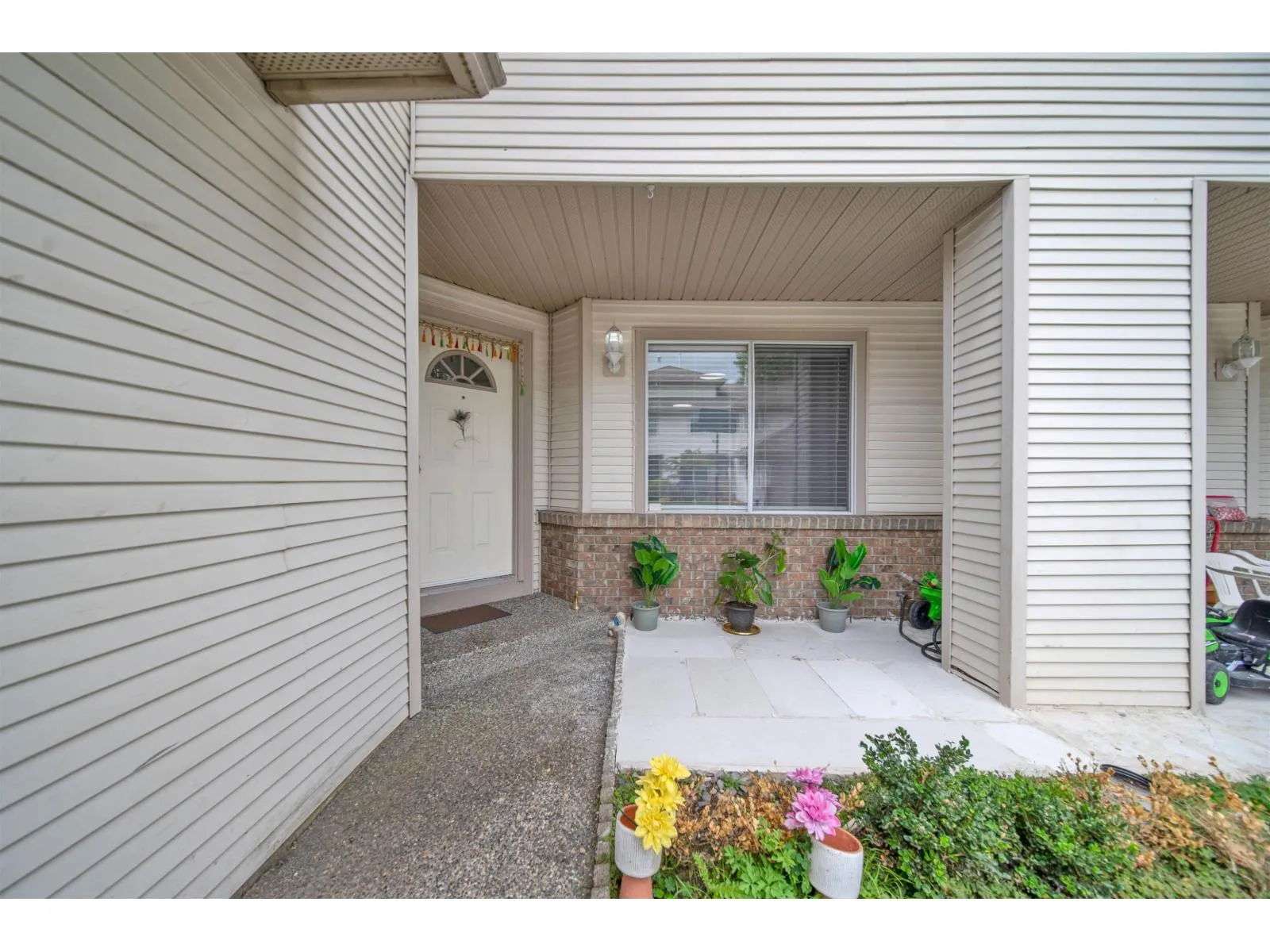 103 16275 85 AVENUE