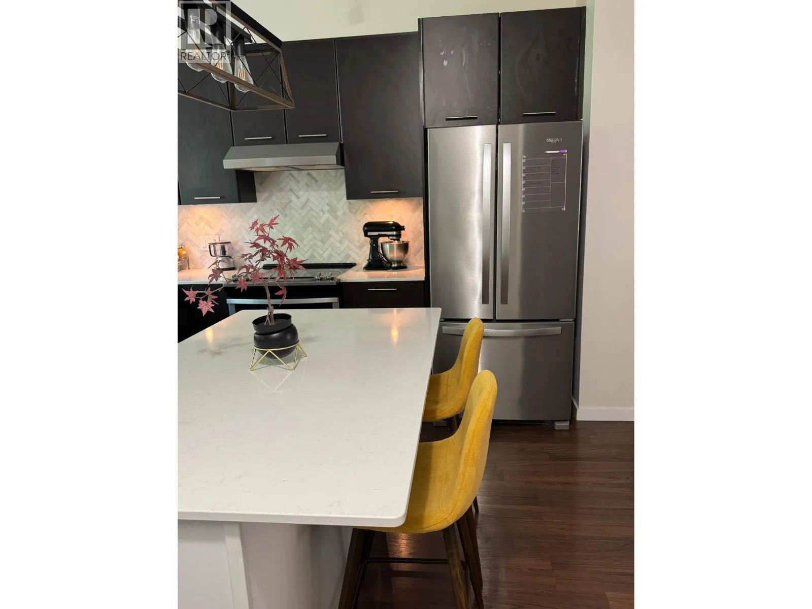 21 2418 AVON PLACE