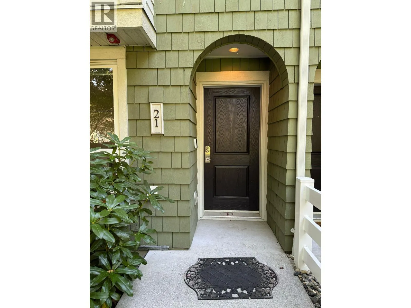 21 2418 AVON PLACE