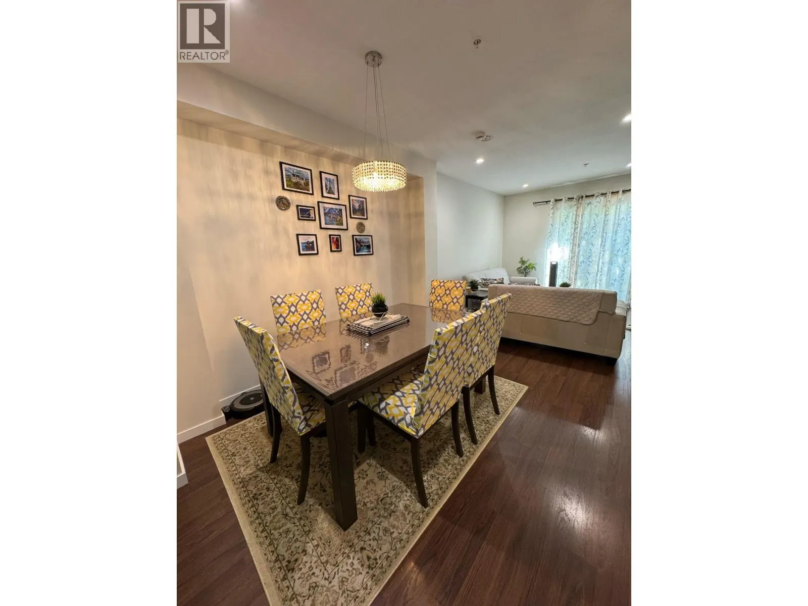 21 2418 AVON PLACE
