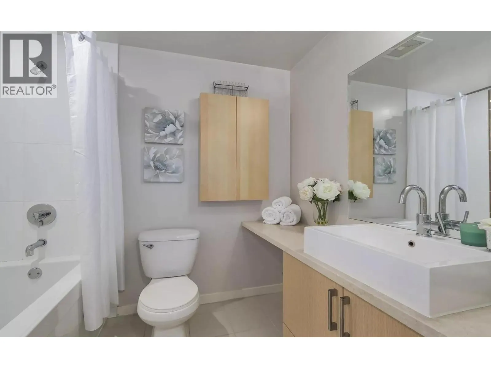 207 1068 W BROADWY