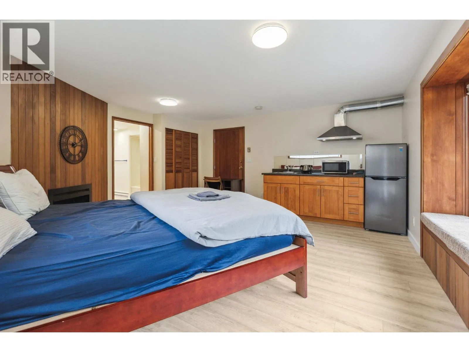 4523 KING EDWARD PLACE