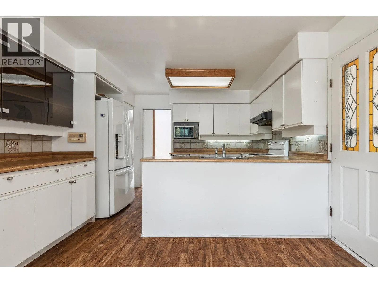 4523 KING EDWARD PLACE
