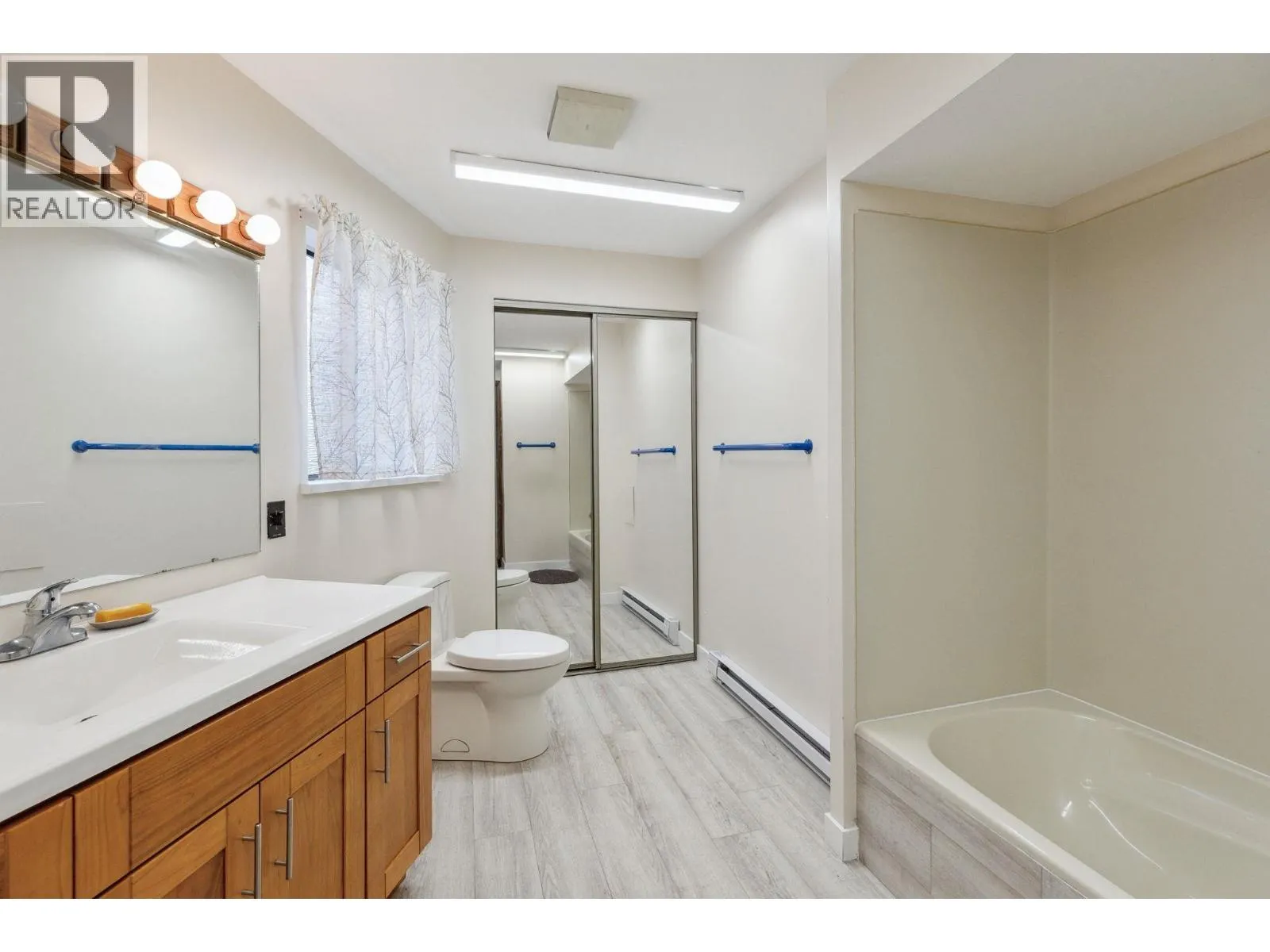 4523 KING EDWARD PLACE