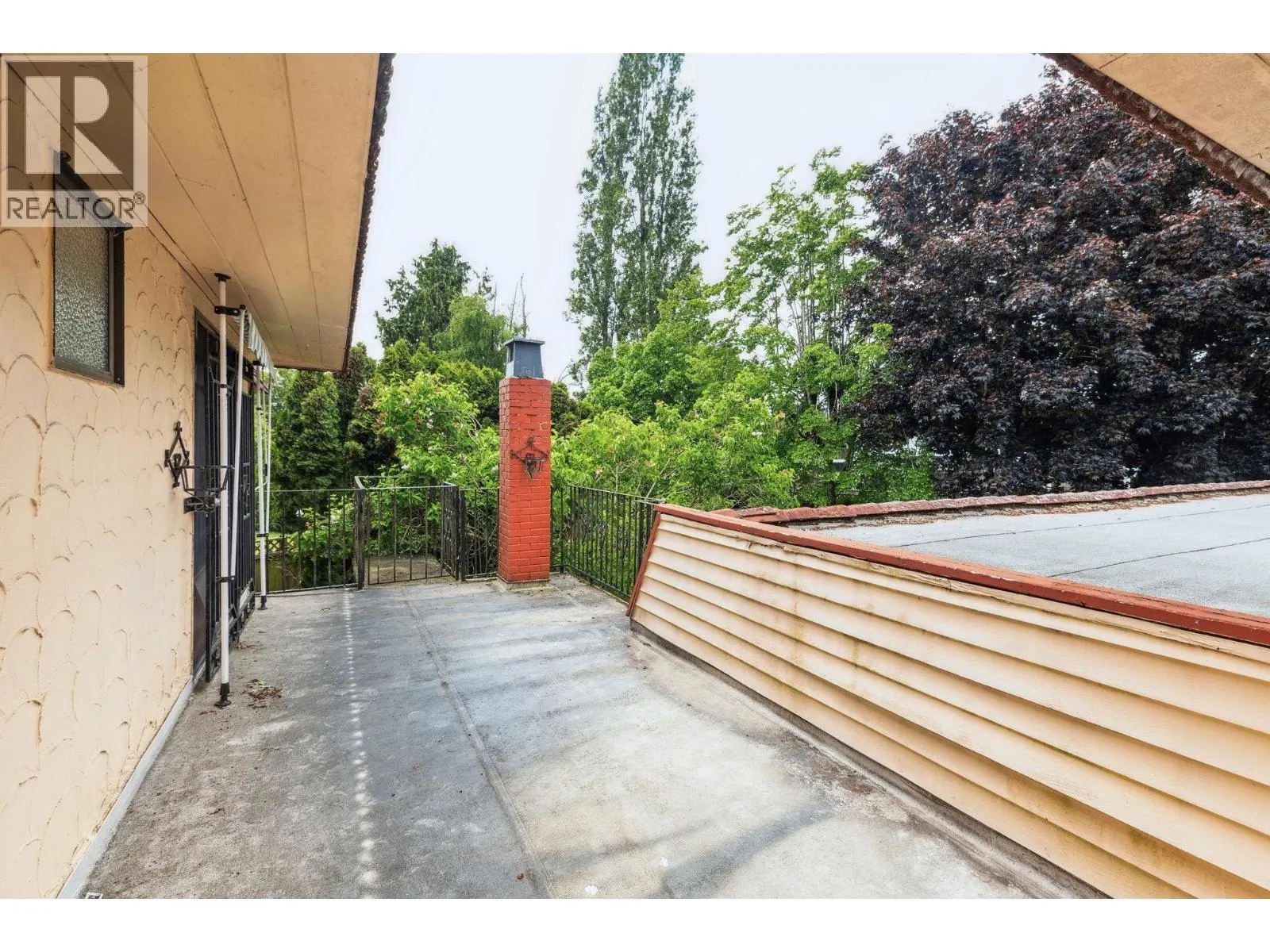 4523 KING EDWARD PLACE