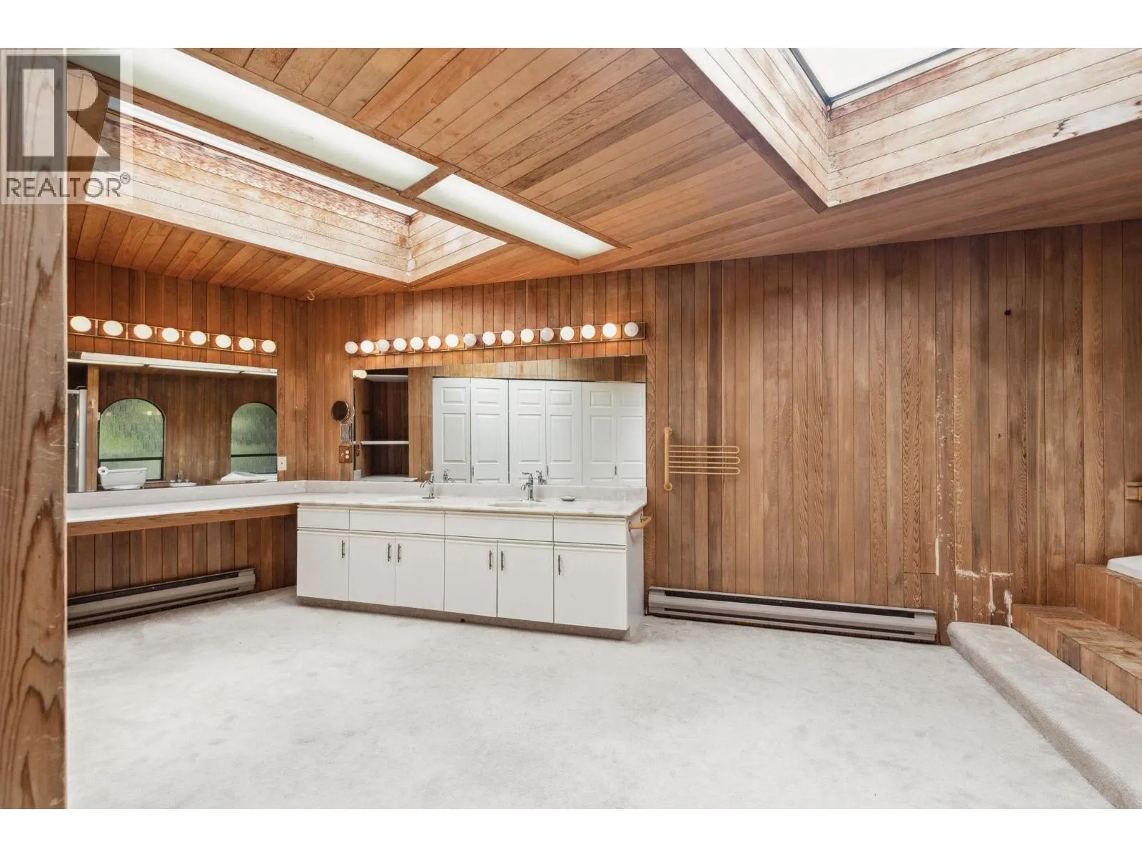 4523 KING EDWARD PLACE
