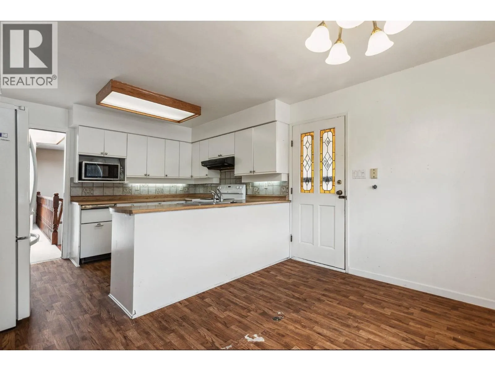 4523 KING EDWARD PLACE