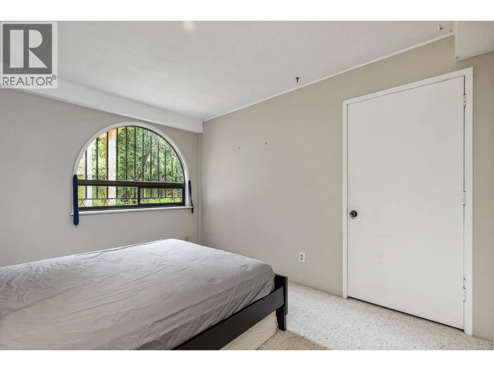 4523 KING EDWARD PLACE