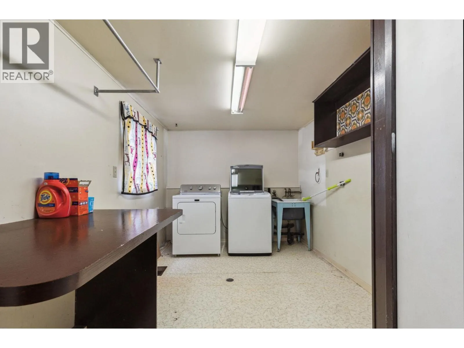 4523 KING EDWARD PLACE