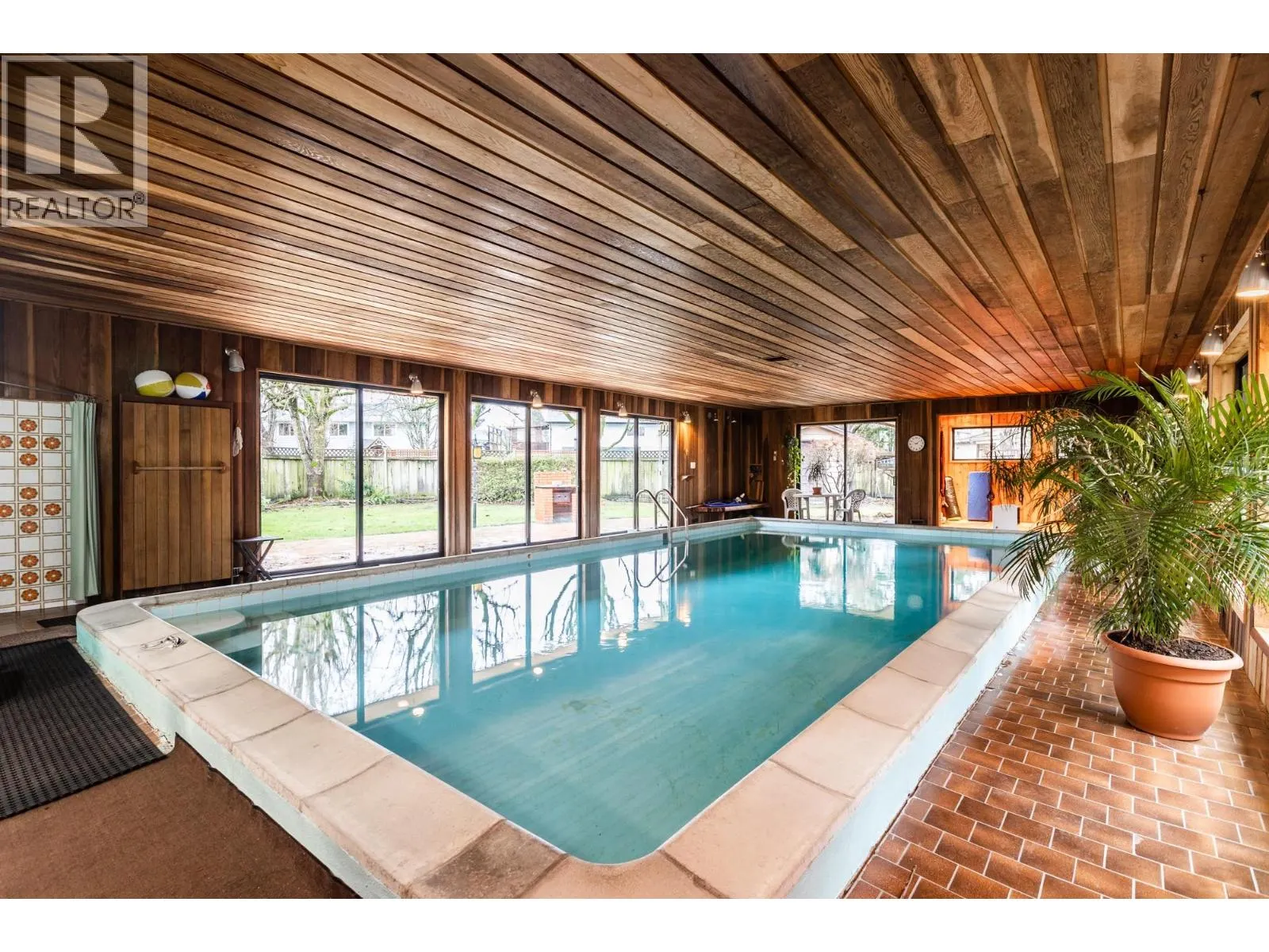 4523 KING EDWARD PLACE