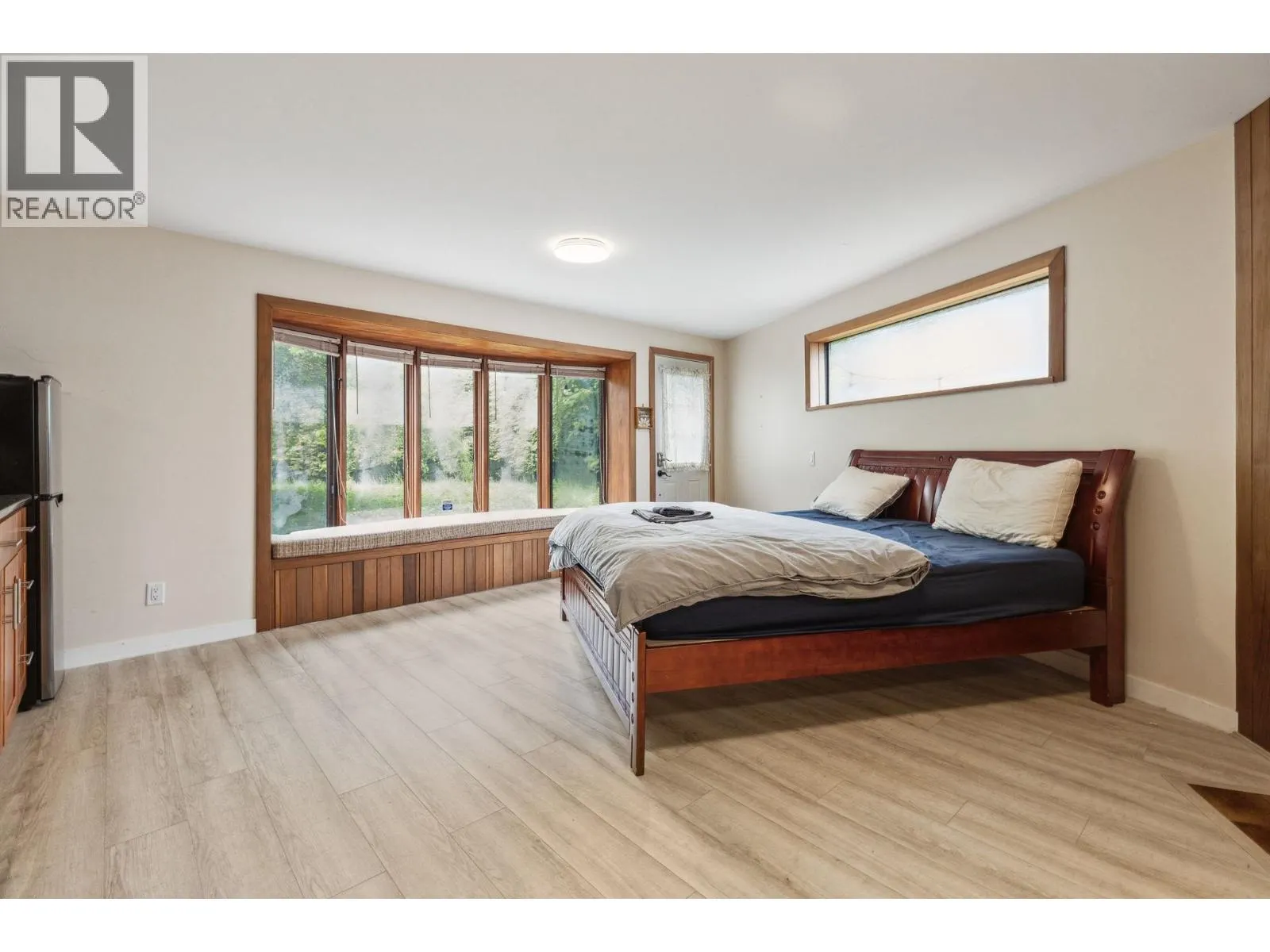 4523 KING EDWARD PLACE