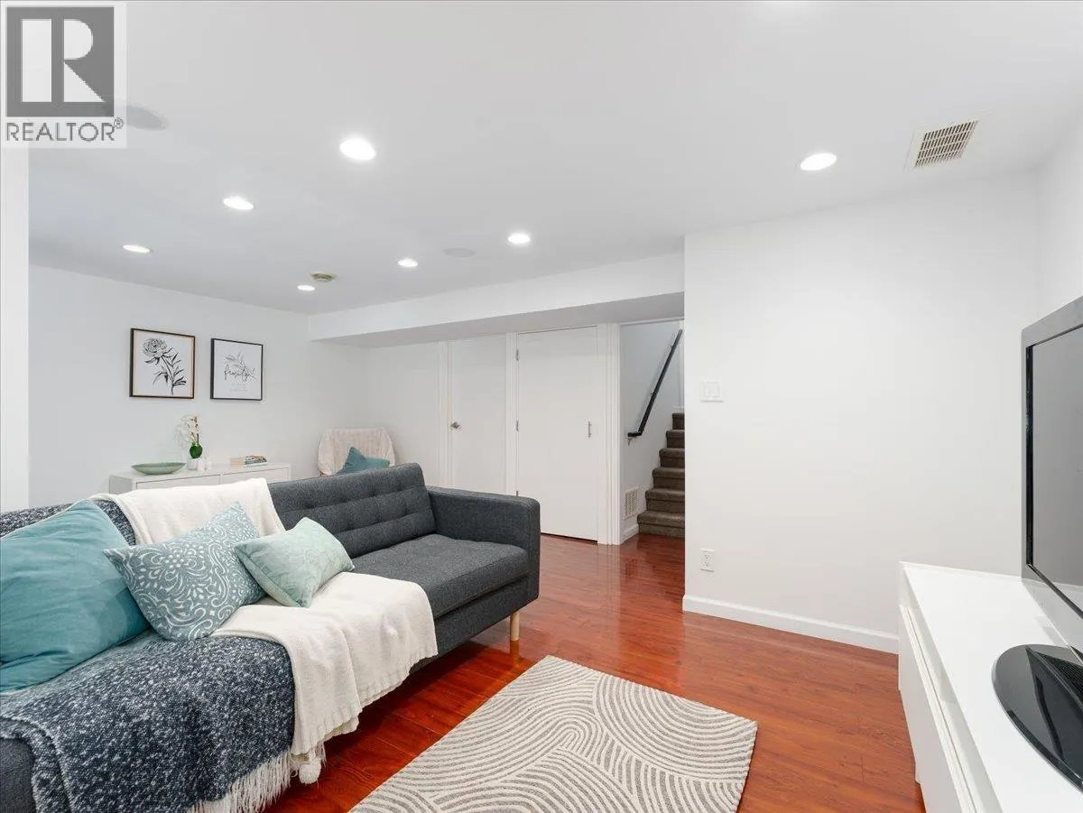 402 CARDIFF WAY