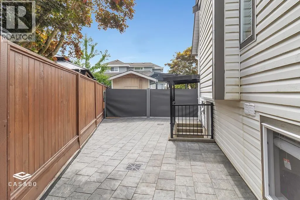 1225 ROYAL COURT