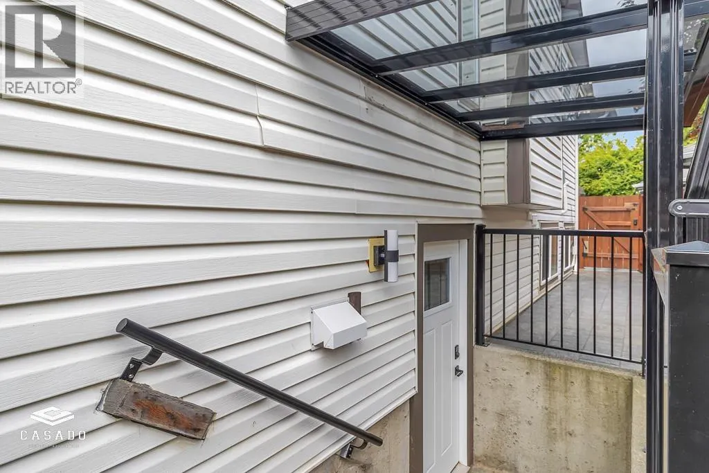 1225 ROYAL COURT