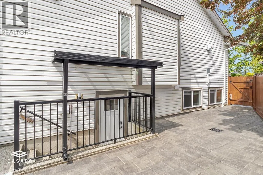 1225 ROYAL COURT