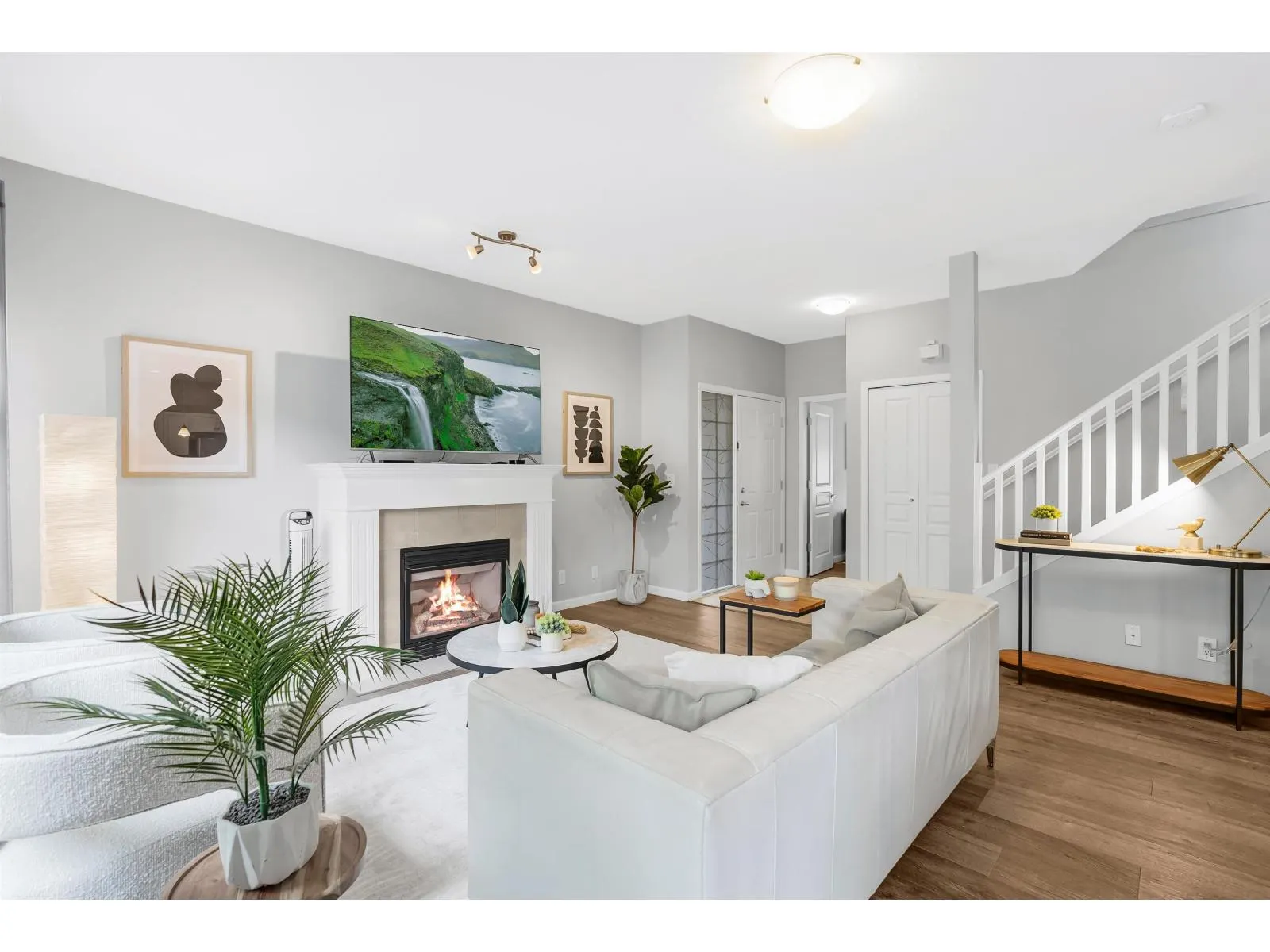 5 3363 ROSEMARY HEIGHTS CRESCENT