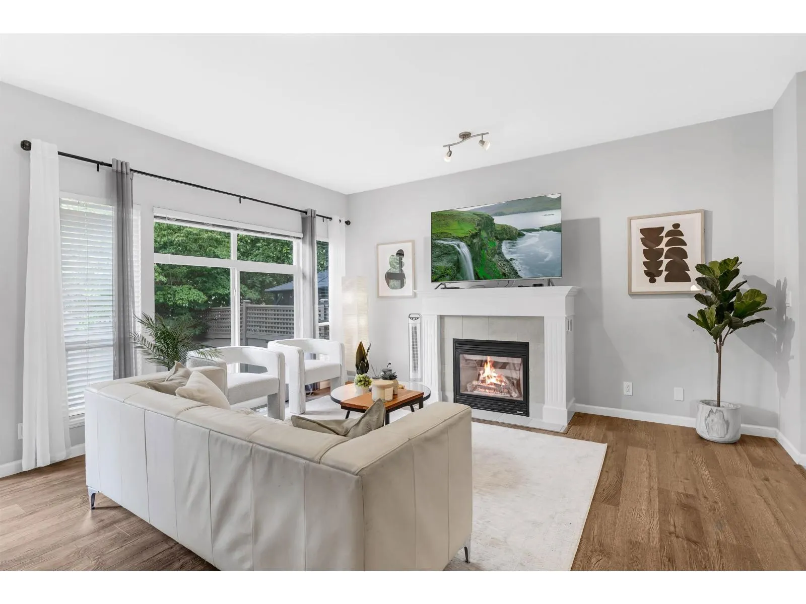5 3363 ROSEMARY HEIGHTS CRESCENT