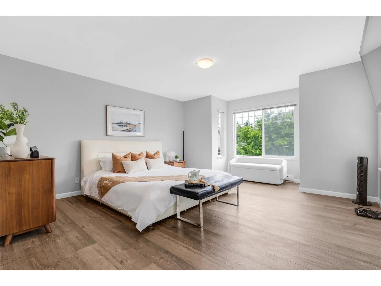 5 3363 ROSEMARY HEIGHTS CRESCENT