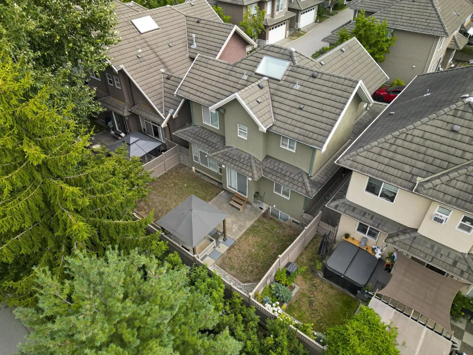 5 3363 ROSEMARY HEIGHTS CRESCENT