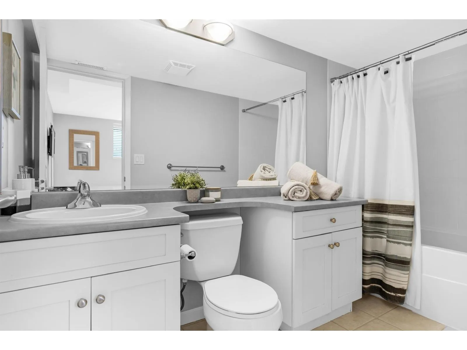 5 3363 ROSEMARY HEIGHTS CRESCENT
