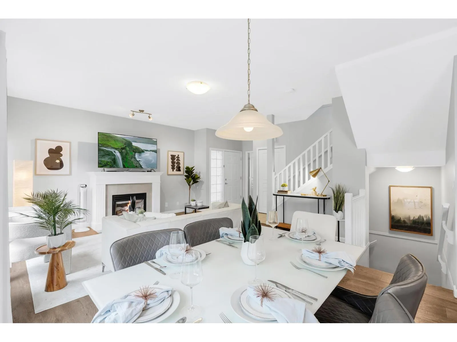 5 3363 ROSEMARY HEIGHTS CRESCENT