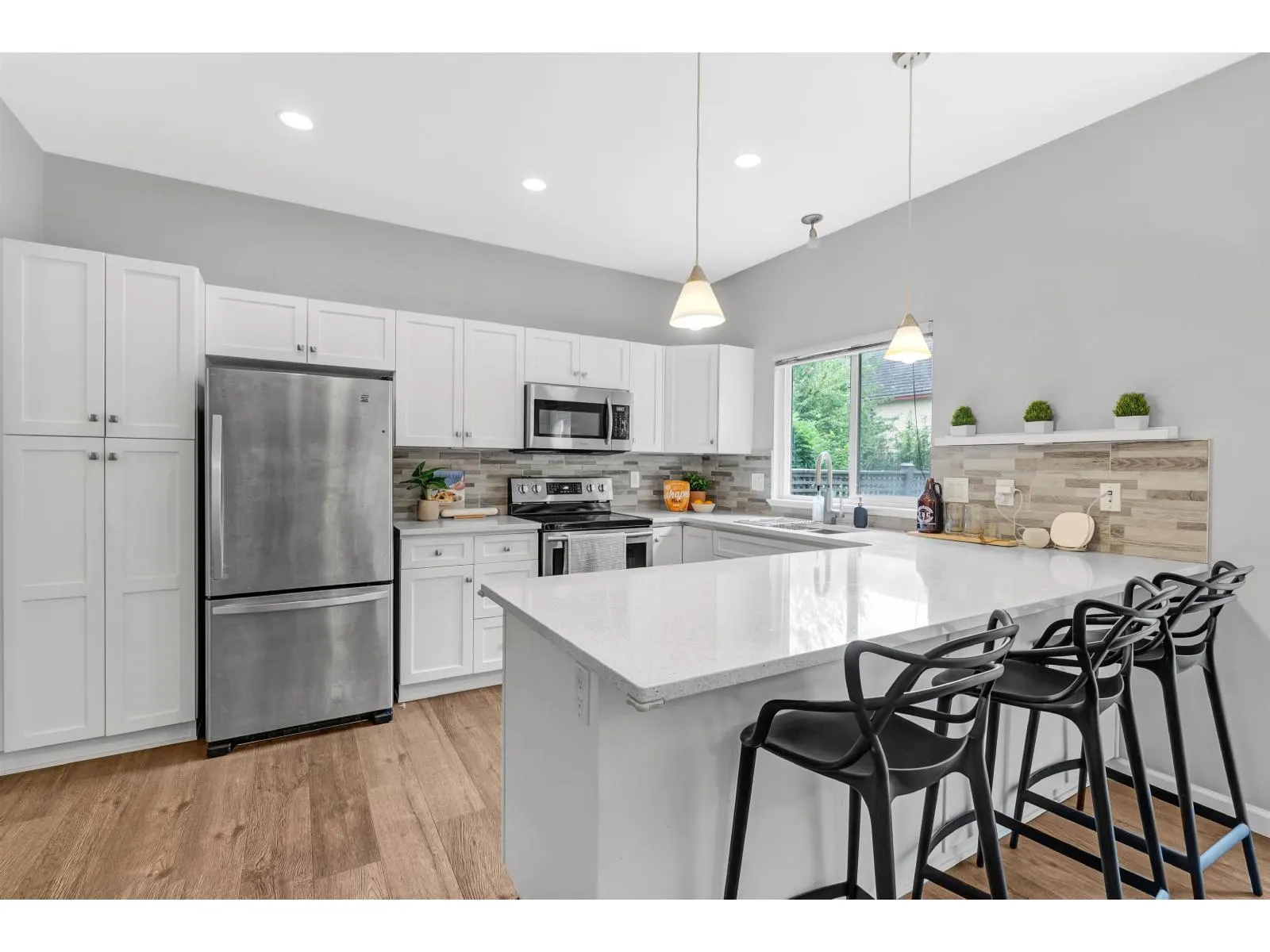 5 3363 ROSEMARY HEIGHTS CRESCENT
