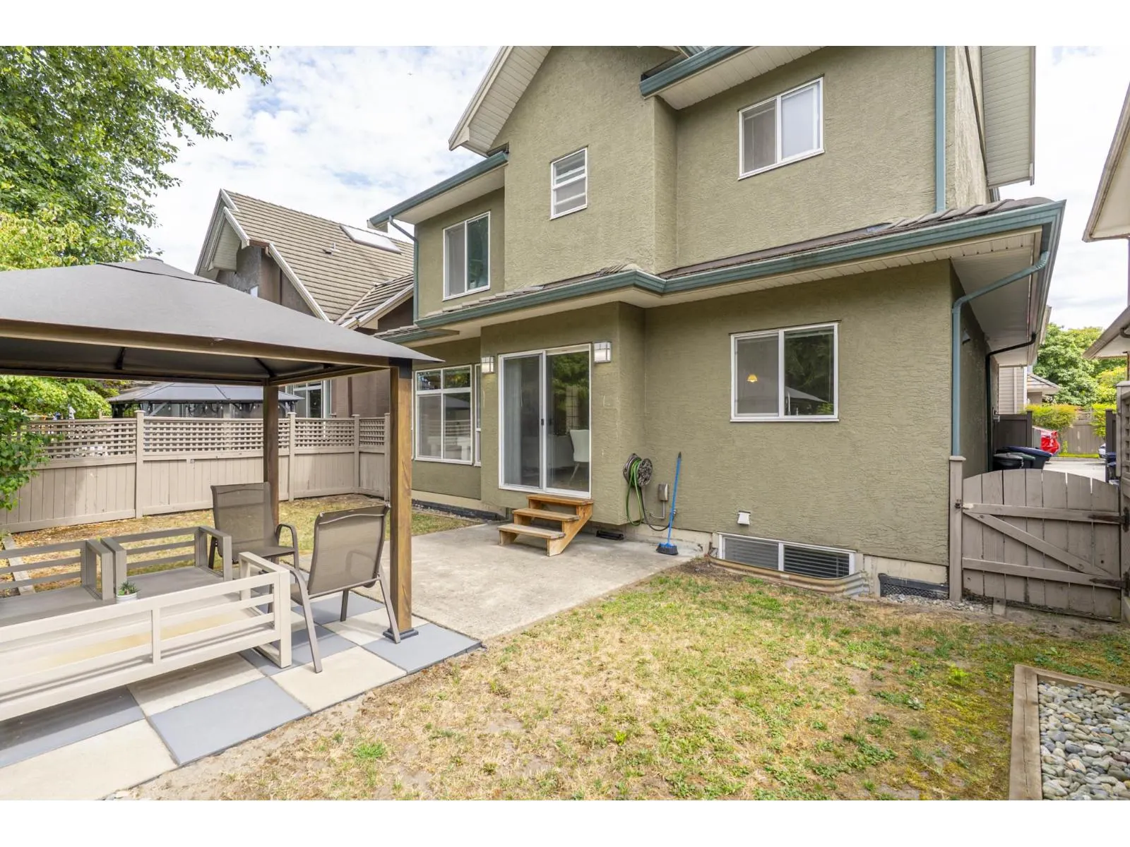 5 3363 ROSEMARY HEIGHTS CRESCENT