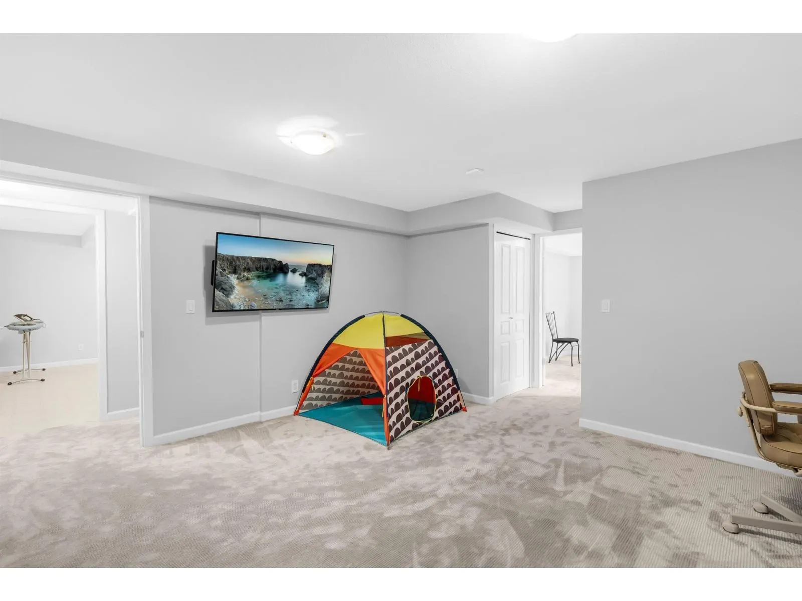 5 3363 ROSEMARY HEIGHTS CRESCENT