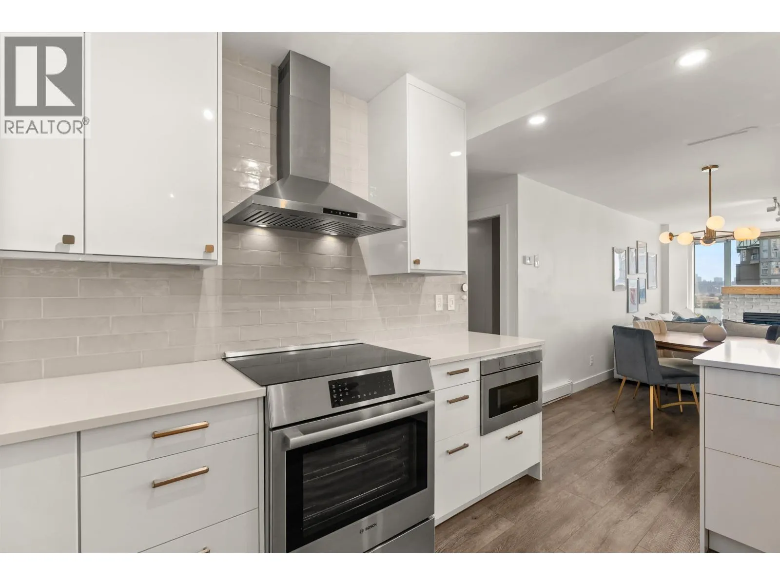 1602 8 LAGUNA COURT