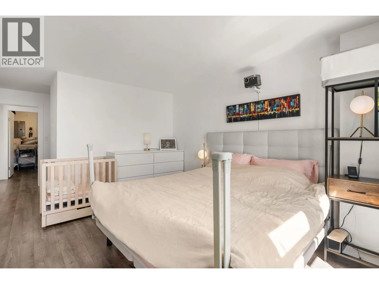 1602 8 LAGUNA COURT