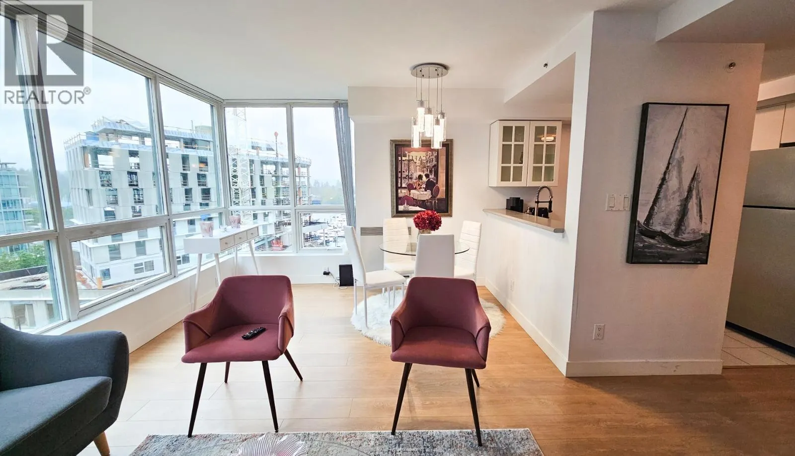 803 803 555 JERVIS ST