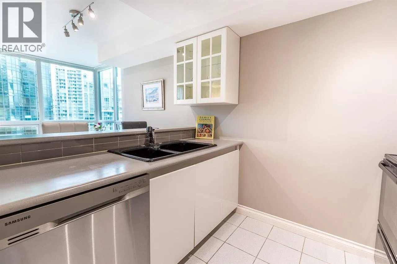 803 803 555 JERVIS ST