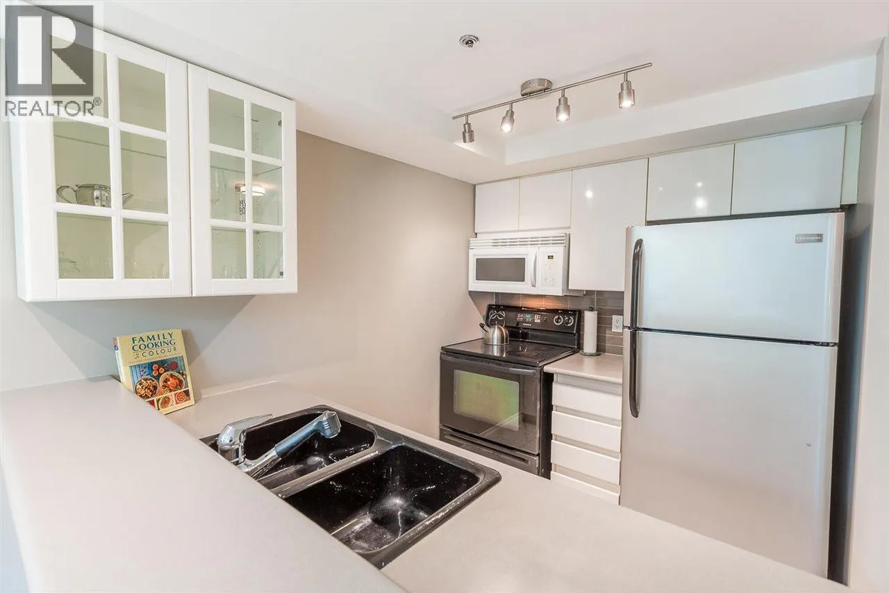 803 803 555 JERVIS ST